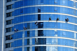 外墻玻璃面的清洗養護技術